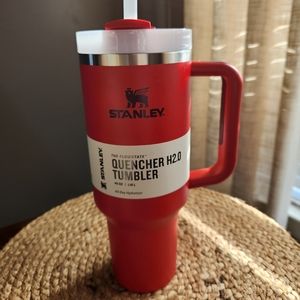 40 oz. Lava Red Stanley New